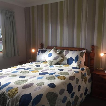 Ron And Tony'S Bed & Breakfast Tuatapere Екстер'єр фото