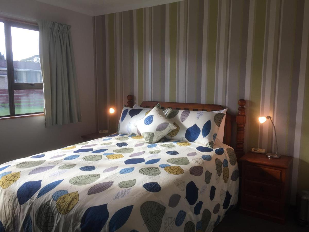 Ron And Tony'S Bed & Breakfast Tuatapere Екстер'єр фото